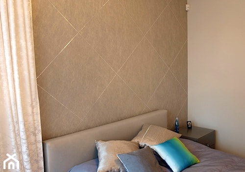 Dom 400m2 - Mała szara sypialnia, styl glamour - zdjęcie od Comfort House