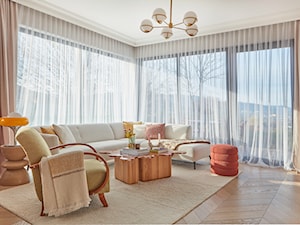 Projekt apartamentu w stylu klasycznym z elementami MID CENTURY - Salon, styl tradycyjny - zdjęcie od NOVEL HOMEpracowniaarchitektury