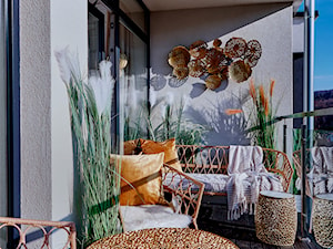 Studio do kontentów dla znanej Youtuberki - Mały z podłogą z desek z meblami ogrodowymi taras, styl nowoczesny - zdjęcie od NOVEL HOMEpracowniaarchitektury