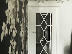 Dom łączący klasykę z nutą góralską ;) - Hol / przedpokój, styl glamour - zdjęcie od NOVEL HOMEpracowniaarchitektury