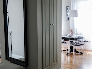 Mieszkanie pod wynajem - Średnia beżowa jadalnia jako osobne pomieszczenie, styl glamour - zdjęcie od NOVEL HOMEpracowniaarchitektury
