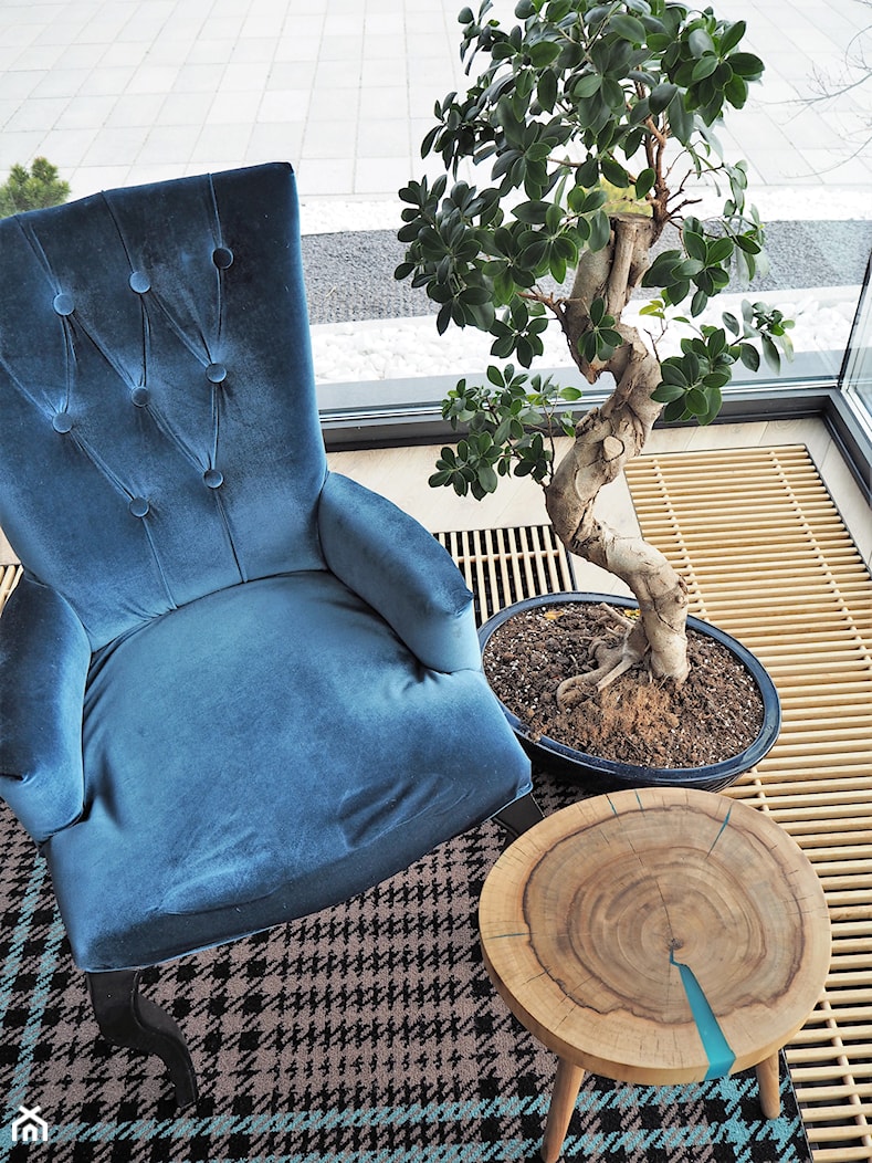 wood&indygo blue - Salon, styl minimalistyczny - zdjęcie od FOX FURNITURE - Homebook