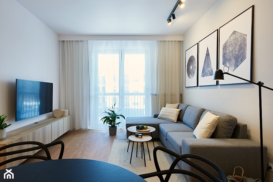 mieszkanie 42m2 - Mały średni biały szary salon z tarasem / balkonem, styl nowoczesny - zdjęcie od Martyna Midel projekty wnętrz