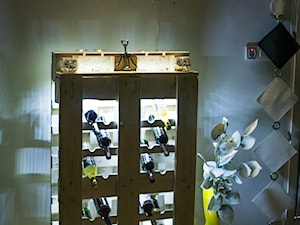 Stojak + Półka na Wino NOCĄ - zdjęcie od Erico Lusso
