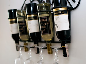 Wieszaki na wino - Salon, styl nowoczesny - zdjęcie od Erico Lusso