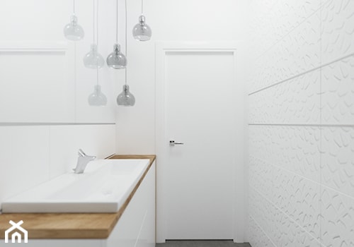 APARTAMENT SKY WHITE - Mała bez okna z lustrem łazienka, styl tradycyjny - zdjęcie od KBW Architektura & Design