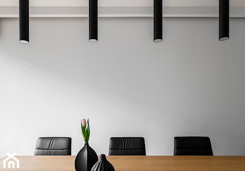 NOWOCZESNOŚĆ Z SUROWYM CHARAKTEREM - Średni biały salon z jadalnią, styl nowoczesny - zdjęcie od 3XEL Architekci