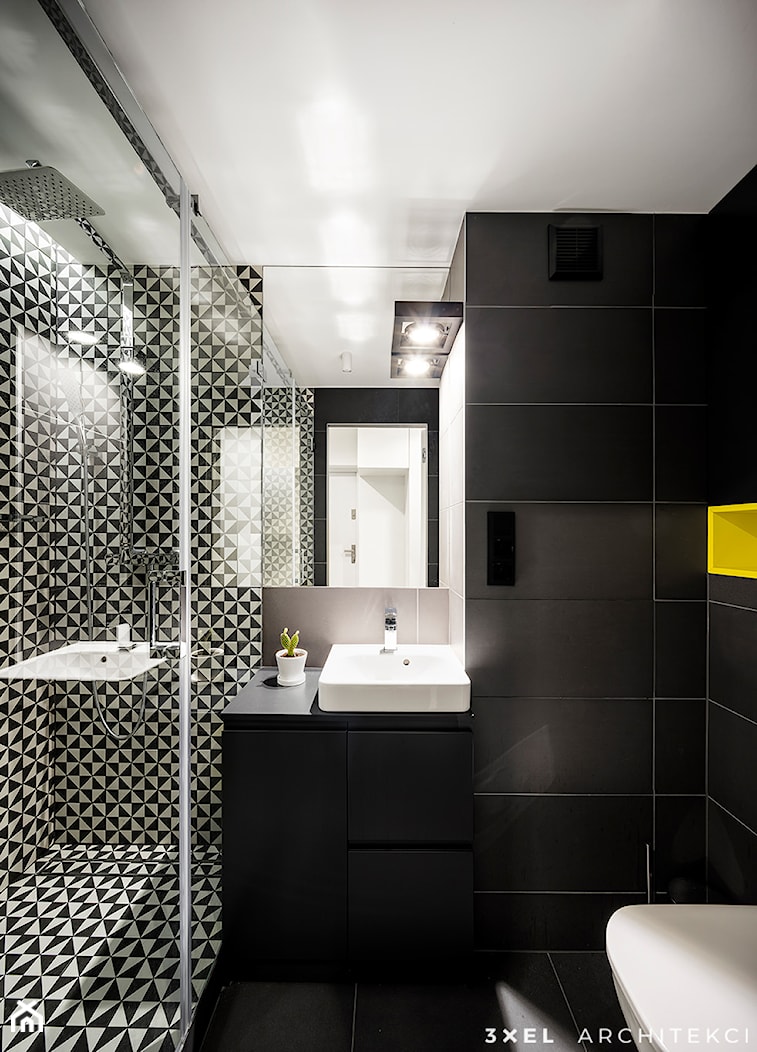 TRIANGLE FLAT - Mała na poddaszu bez okna z lustrem łazienka, styl nowoczesny - zdjęcie od 3XEL Architekci - Homebook
