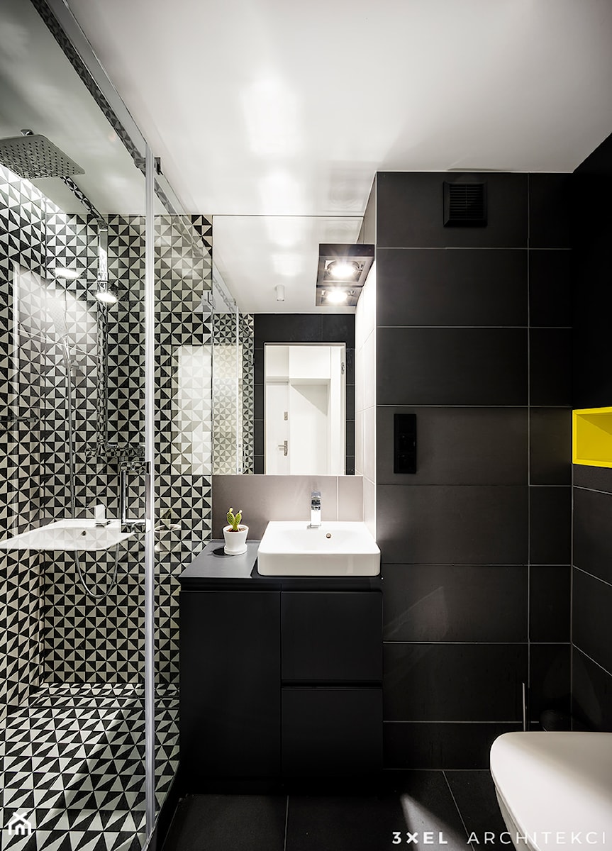TRIANGLE FLAT - Mała na poddaszu bez okna z lustrem łazienka, styl nowoczesny - zdjęcie od 3XEL Architekci