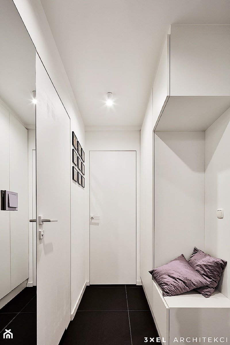 TRIANGLE FLAT - Mały biały hol / przedpokój, styl nowoczesny - zdjęcie od 3XEL Architekci