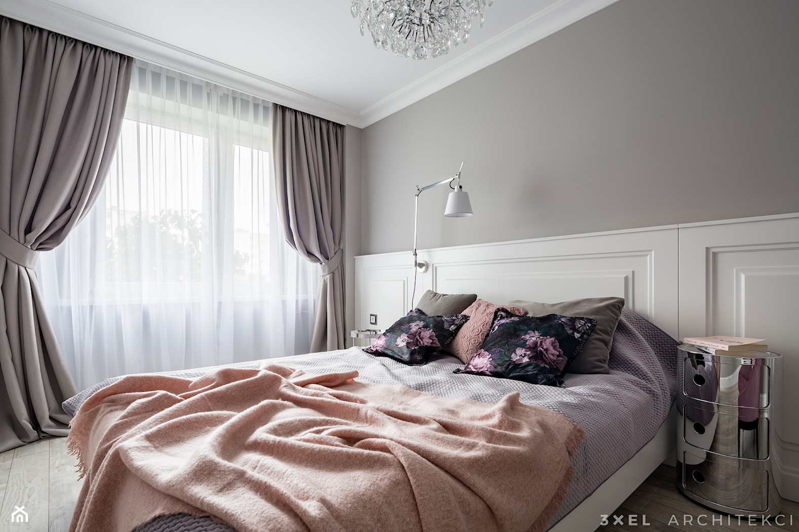 NOWOCZESNY GLAMOUR - Średnia biała szara sypialnia, styl glamour - zdjęcie od 3XEL Architekci - Homebook