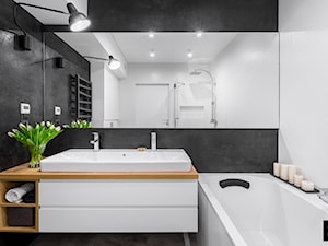 NOWOCZESNOŚĆ Z SUROWYM CHARAKTEREM - Mała bez okna z dwoma umywalkami łazienka, styl nowoczesny - zdjęcie od 3XEL Architekci