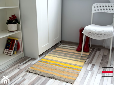 Aranżacje wnętrz - Hol / Przedpokój: Decor for Indor - RUG, Warm - Monika Bilska 2. Przeglądaj, dodawaj i zapisuj najlepsze zdjęcia, pomysły i inspiracje designerskie. W bazie mamy już prawie milion fotografii!