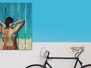 Przedpokój, rower i obraz 'Ambiguous 1' - zdjęcie od anialuk