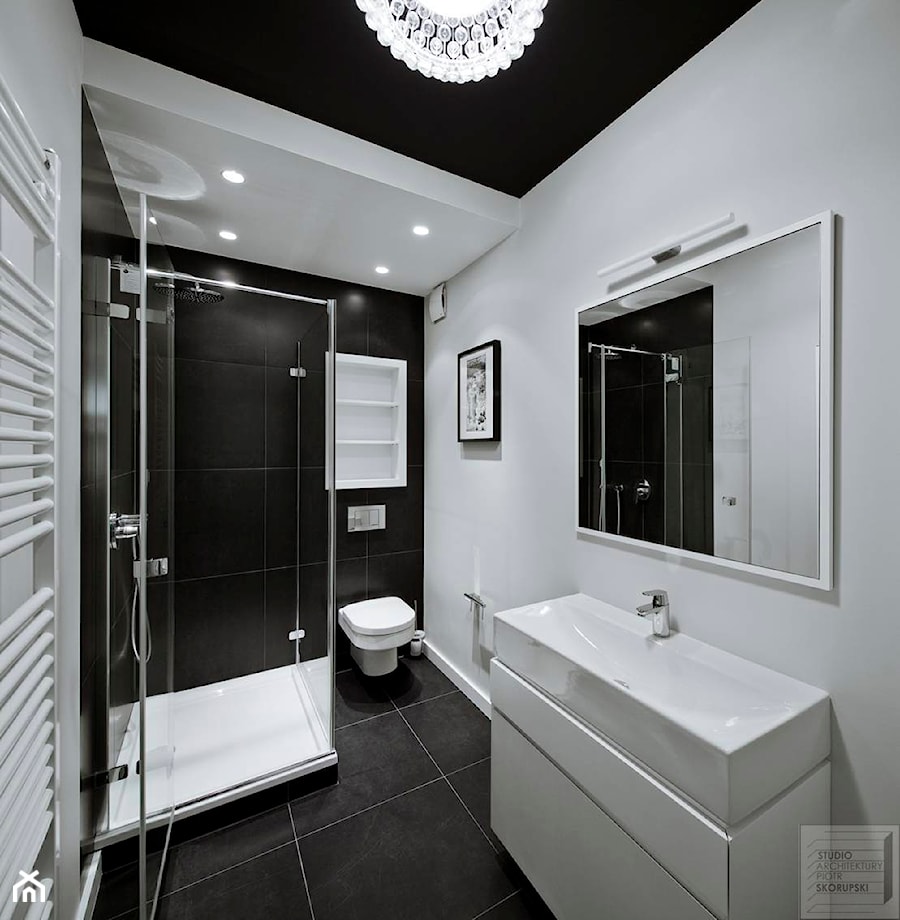 Czarno biała łazienka - zdjęcie od Piotr Skorupski Studio Architektury
