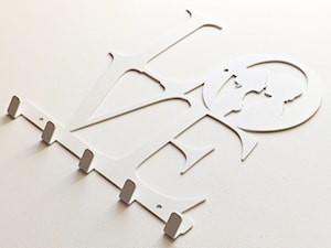 Metalowy wieszak ścienny na ubrania klucze - LOVE - zdjęcie od MT3CH