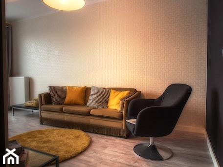 Aranżacje wnętrz - Salon: Apartament z charakterem - Mały czarny szary salon, styl vintage - http://martaczerkies.pl/. Przeglądaj, dodawaj i zapisuj najlepsze zdjęcia, pomysły i inspiracje designerskie. W bazie mamy już prawie milion fotografii!