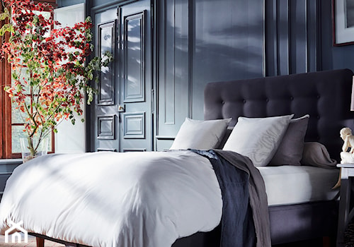 Inspiracje - Mała biała niebieska sypialnia, styl tradycyjny - zdjęcie od Vispring