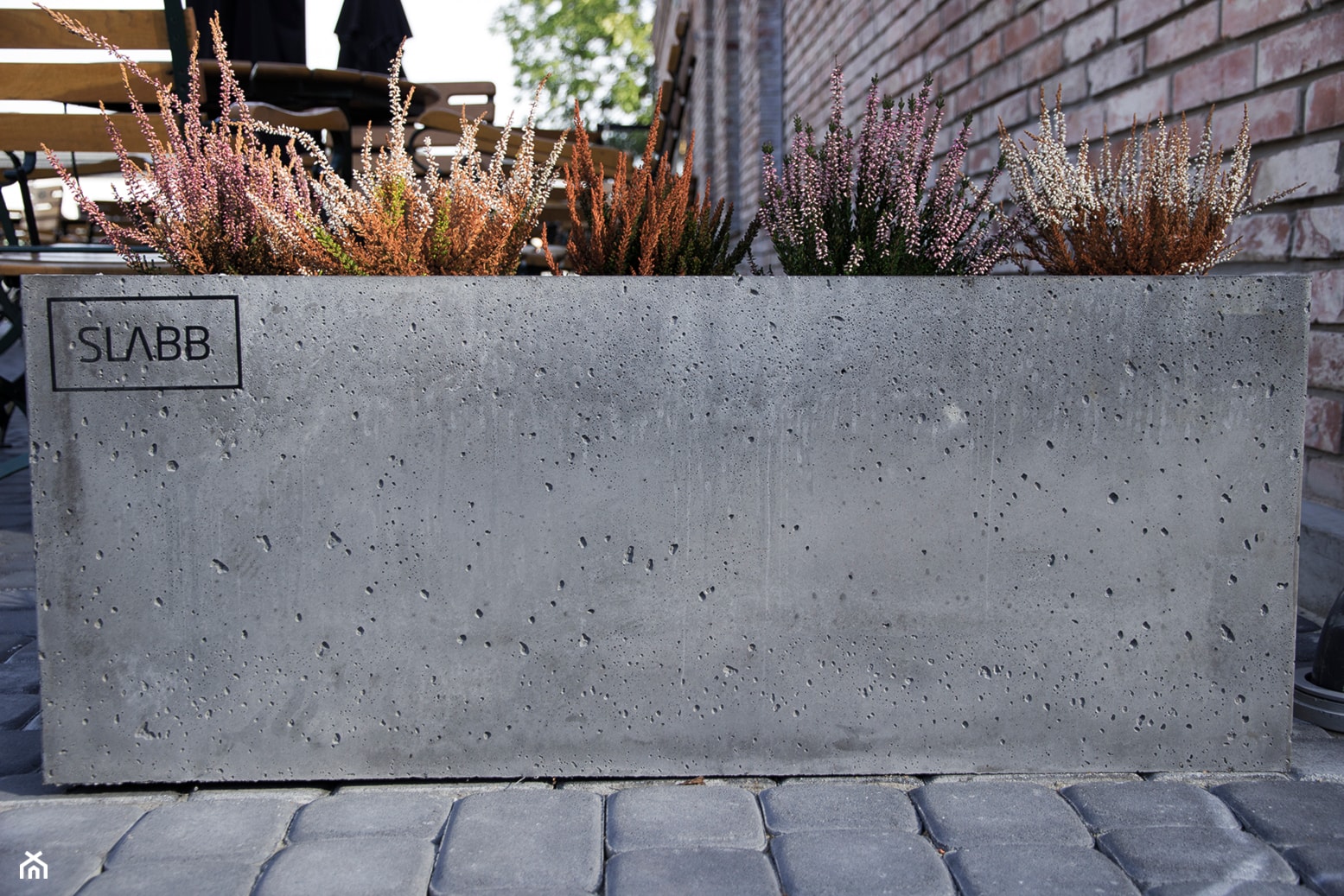 Donica betonowa Lungo - zdjęcie od Slabb - Beton architektoniczny - Homebook