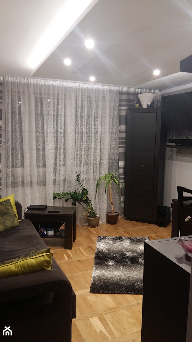 Generalny remont 50m mieszkania w bloku - Salon, styl nowoczesny - zdjęcie od Kamil i Malwina