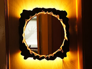 Lusterko z drewnianą ramą podświetlane/Mirror with wooden frame illuminated - zdjęcie od Buli Wood