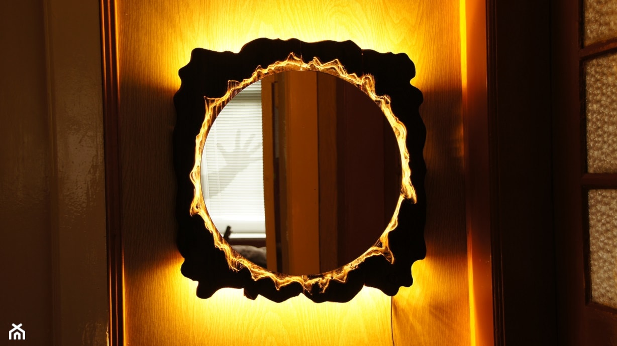 Lusterko z drewnianą ramą podświetlane/Mirror with wooden frame illuminated - zdjęcie od Buli Wood - Homebook