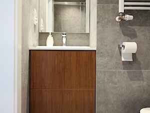 Zabudowa meblowa do łazienki z oświetleniem LED - Łazienka, styl nowoczesny - zdjęcie od Dynarek MEBLE