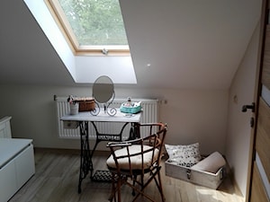Efekt PO. Nowe okno dachowe oraz moja własnoręcznie odnowiona toaletka :) - zdjęcie od agnes_1235