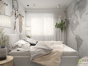 Mieszkanie z elementami w stylu BOHO - Mała biała sypialnia - zdjęcie od UNIQUE INTERIOR DESIGN