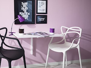 Jadalnia - Mała fioletowa jadalnia jako osobne pomieszczenie, styl minimalistyczny - zdjęcie od Caparol Polska Sp. z o.o.
