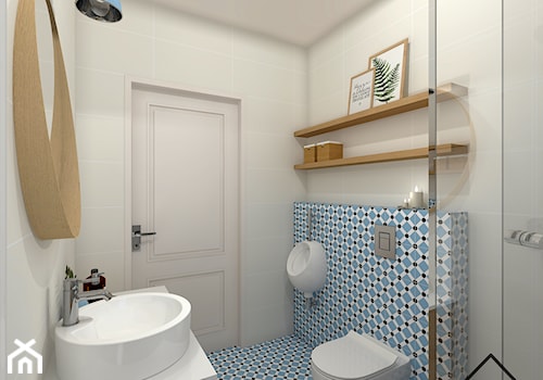 Niebieska łazienka przy sypialni głównej - Mała bez okna łazienka, styl skandynawski - zdjęcie od KRU design