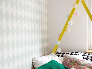 Pokój Marty - Mały biały szary pokój dziecka dla dziecka dla nastolatka dla chłopca dla dziewczynki, styl skandynawski - zdjęcie od A+A Kids