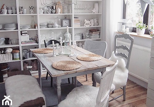 Mała szara jadalnia jako osobne pomieszczenie - zdjęcie od Marideko przytulny dom