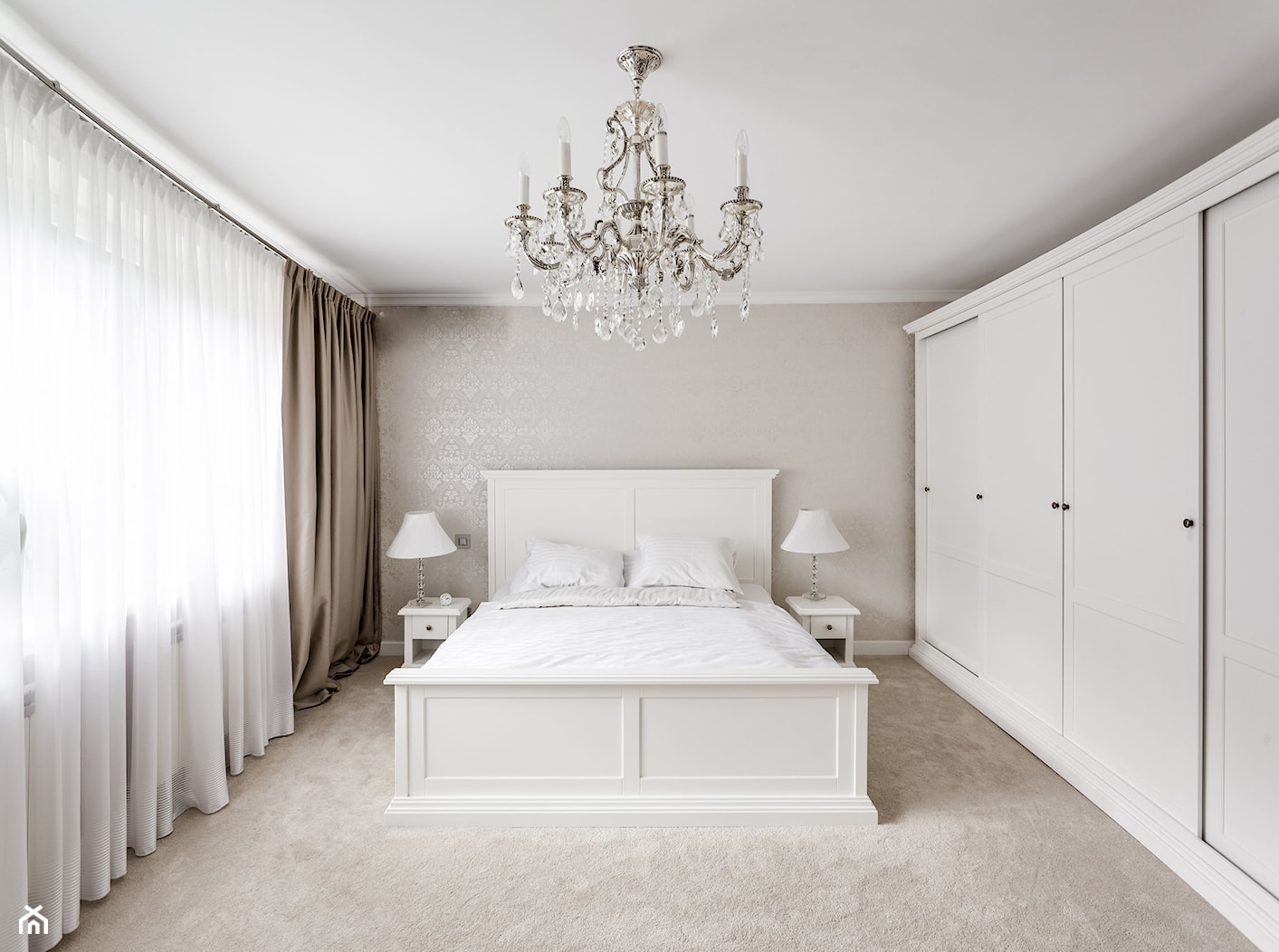 Jasny, praktyczny i komfortowy dom - Średnia szara sypialnia, styl tradycyjny - zdjęcie od Aleksandra Kurowska - Homebook