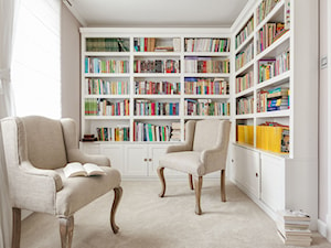 Jasny, praktyczny i komfortowy dom - Średnie białe biuro, styl tradycyjny - zdjęcie od Aleksandra Kurowska