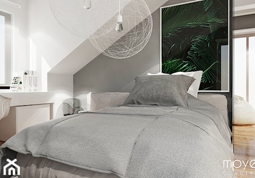 KRAKÓW/POKOJE MŁODZIEŻOWE - Mała biała szara z biurkiem sypialnia na poddaszu, styl nowoczesny - zdjęcie od MOYE Concept
