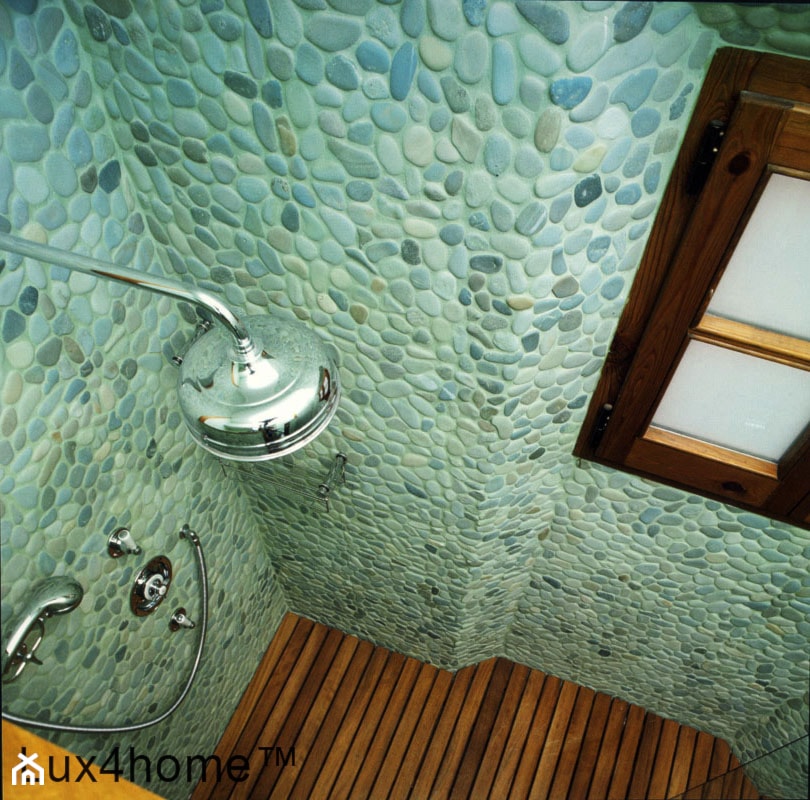 Zielone otoczaki na siatce - mozaika kamienna z otoczaków Lux4home™. - zdjęcie od Lux4home™ - Homebook