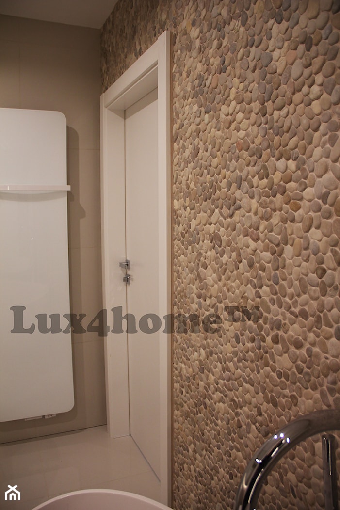 Otoczaki na sciane i podłogi - otoczaki w łazienkach - zdjęcie od Lux4home™ - Homebook