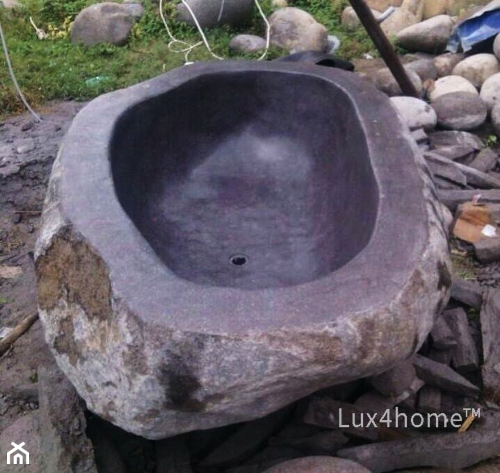 Kamienna wanna wolnostojąca - wanna z kamienia naturalnego / polnego - zdjęcie od Lux4home™ - Homebook