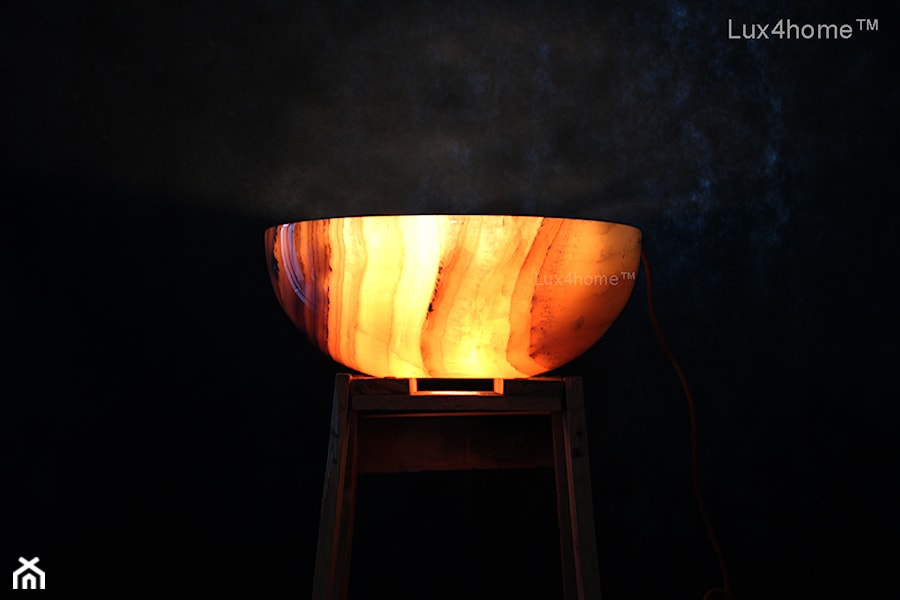 Podświetlona umywalka z kamienia na blat - zdjęcie od Lux4home™