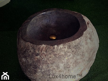 Aranżacje wnętrz - Łazienka: Stojąca umywalka z kamienia polnego - umywalka z otoczaka - Lux4home™. Przeglądaj, dodawaj i zapisuj najlepsze zdjęcia, pomysły i inspiracje designerskie. W bazie mamy już prawie milion fotografii!