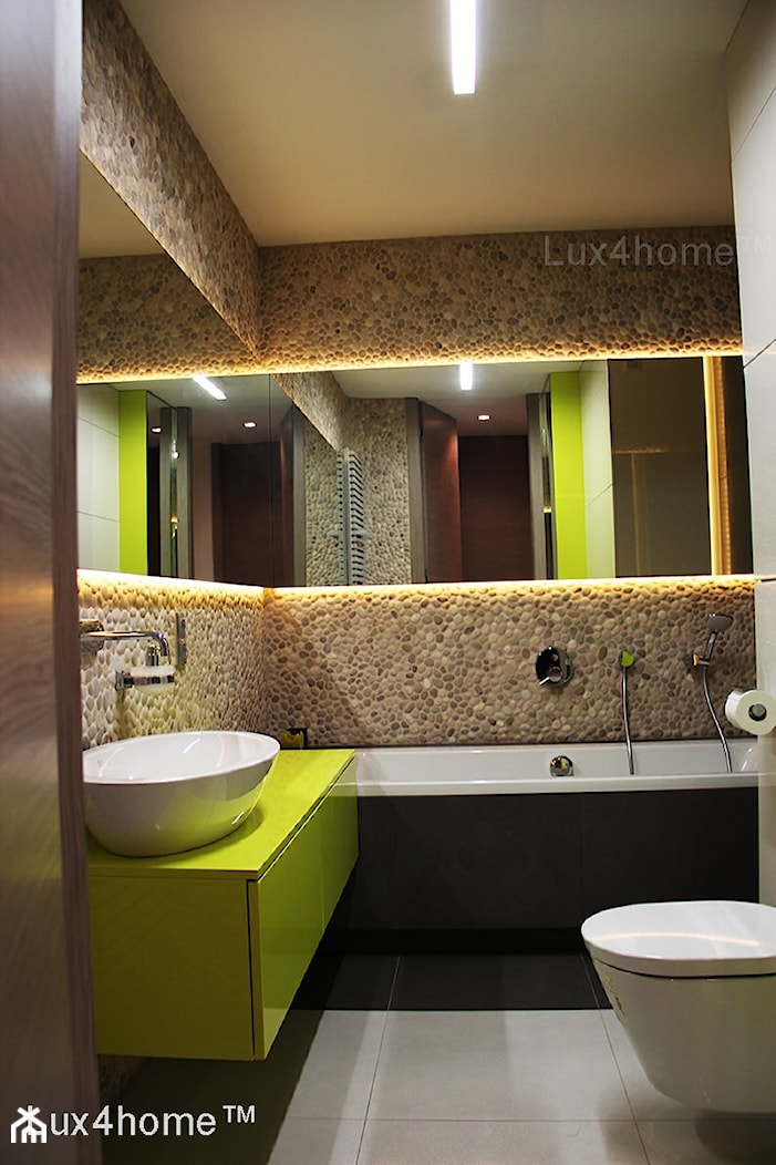 Sciana z otoczaków w łazience - zdjęcie od Lux4home™ - Homebook
