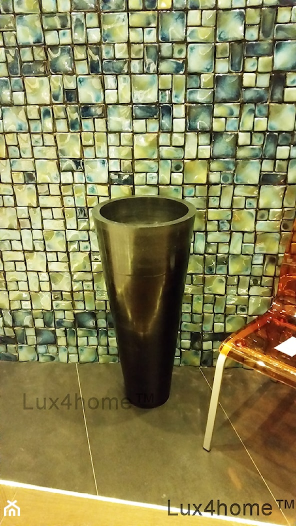 czarne umywalki do lazienki - kamienne umywalki stojące - zdjęcie od Lux4home™ - Homebook