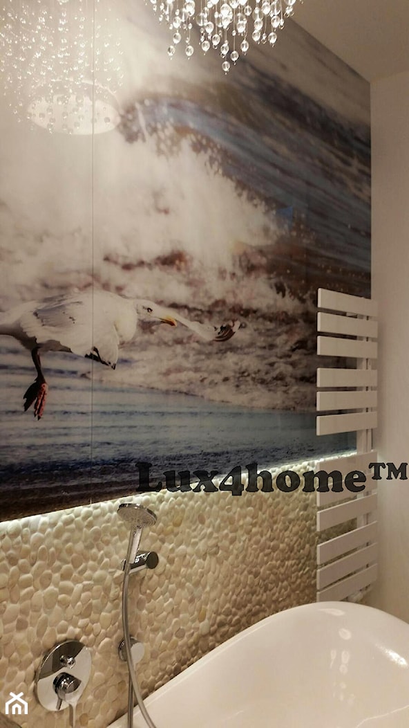 Białe otoczaki w łazience - ściany i podłogi - zdjęcie od Lux4home™ - Homebook