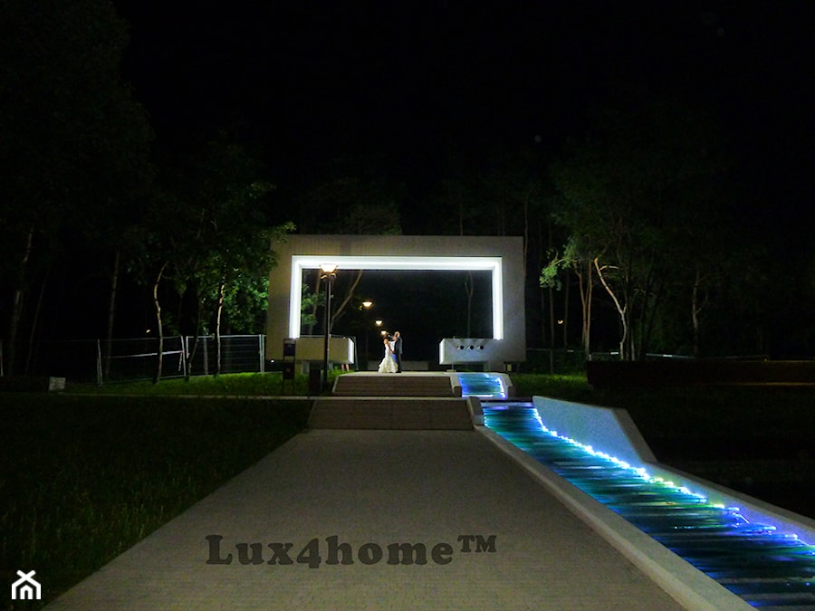 Zielone otoczaki na siatce - mozaika kamienna z otoczaków Lux4home™. - zdjęcie od Lux4home™
