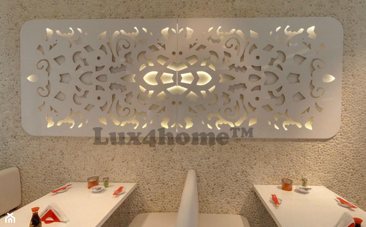 Białe otoczaki na ścianie restauracji. - zdjęcie od Lux4home™ - Homebook