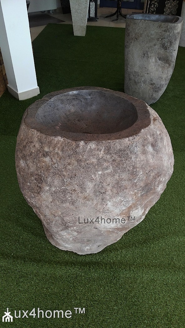 Umywalki z otoczaka - kamienna umywalka stojąca - zdjęcie od Lux4home™ - Homebook
