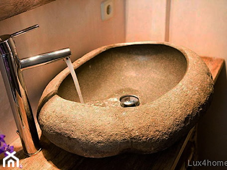 Aranżacje wnętrz - Łazienka: Łazienkowa umywalka z kamienia polnego - umywalki z kamienia naturalnego - Lux4home™. Przeglądaj, dodawaj i zapisuj najlepsze zdjęcia, pomysły i inspiracje designerskie. W bazie mamy już prawie milion fotografii!