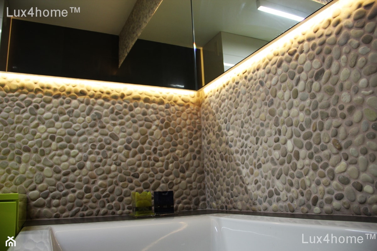 Sciana z otoczaków w łazience - zdjęcie od Lux4home™ - Homebook
