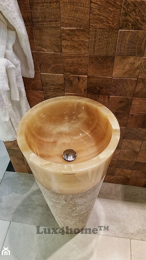 Podświetlenie umywalki - podświetlona umywalka z onyksu - Stojąca umywalka - zdjęcie od Lux4home™ - Homebook